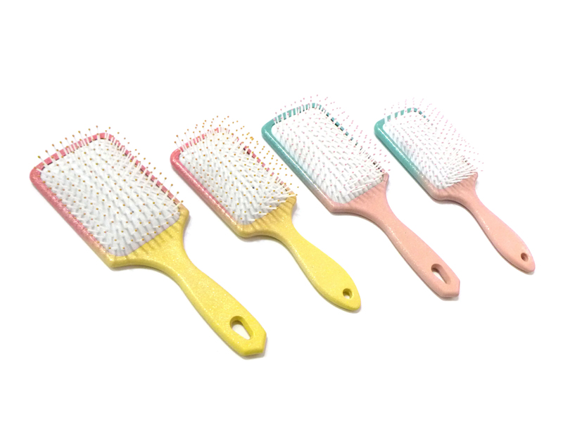 Escova de cabelo com cerdas plásticas alisadora