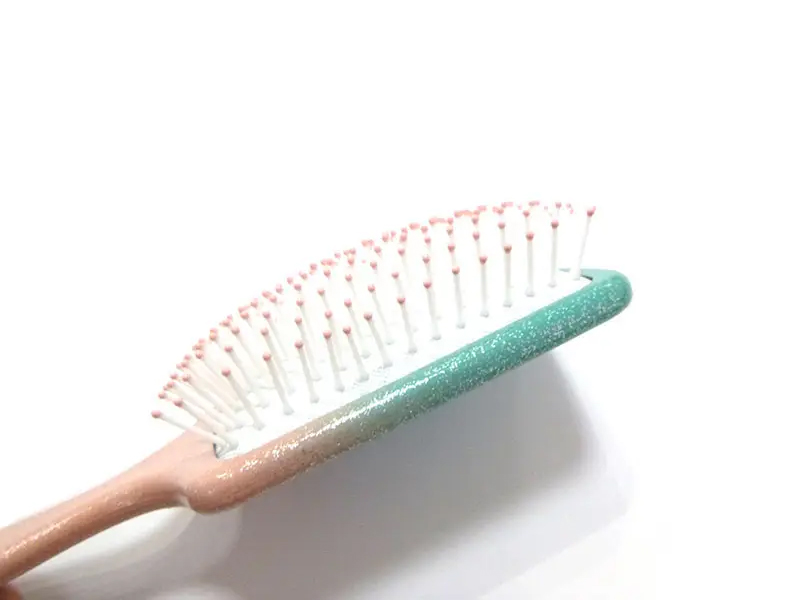 Escova de cabelo com cerdas plásticas alisadora