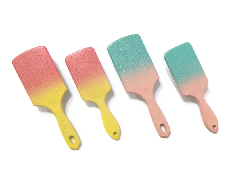 Escova de cabelo com cerdas plásticas alisadora