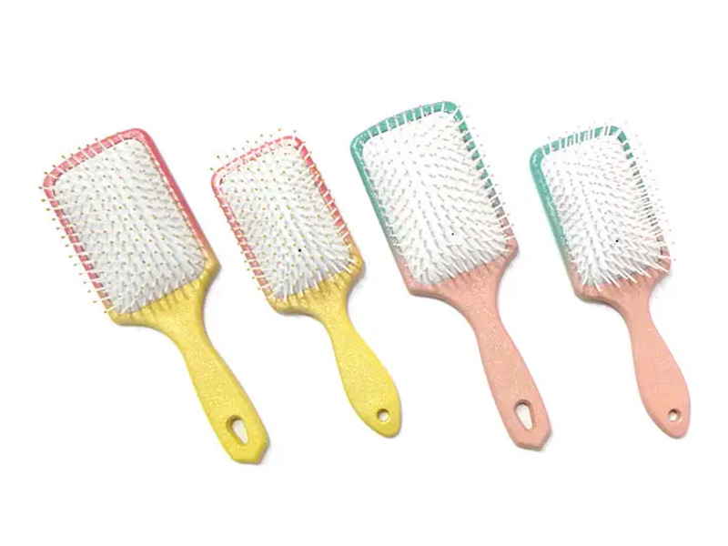 Escova de cabelo com cerdas plásticas alisadora