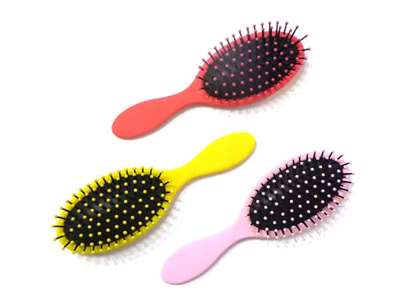 Escova de cabelo plástica para desembaraçar com revestimento de borracha
