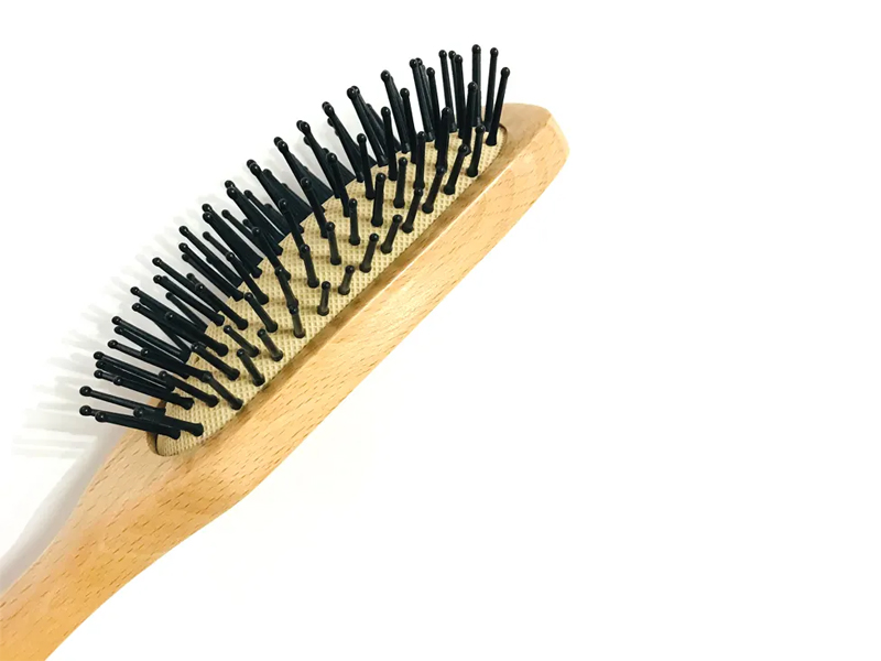 Escova de cabelo com almofada de madeira natural